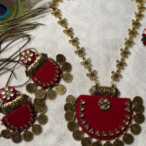 Kundan Work Handmade Jewellery Haar with earrings (Maroon)