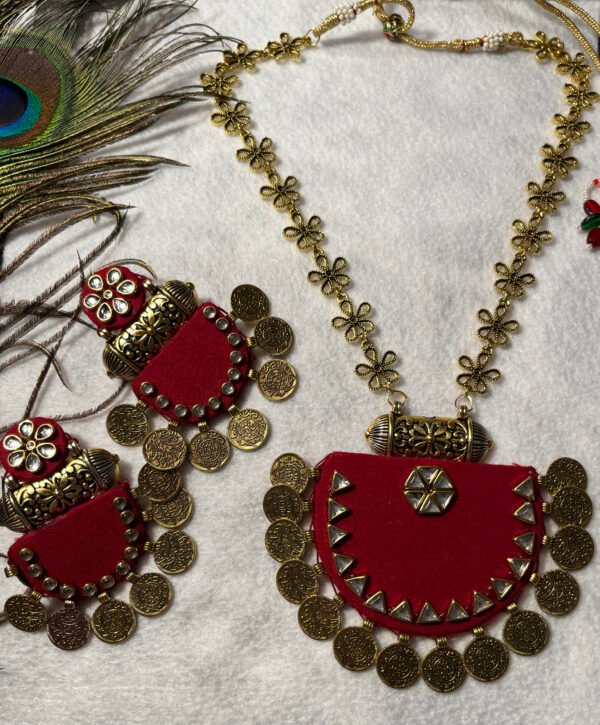 Kundan Work Handmade Jewellery Haar with earrings (Maroon)